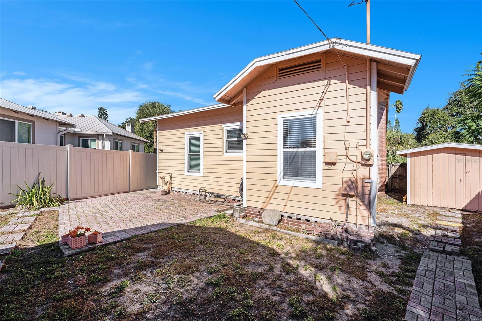 Image 25 of 30 For 2024 Oakdale Way