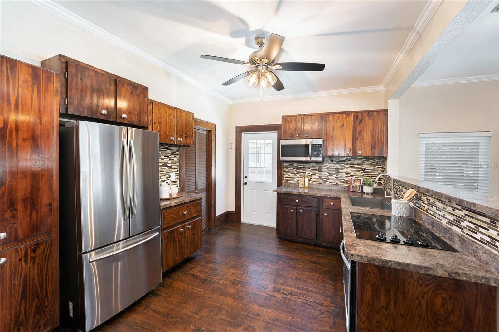 Image 3 of 30 For 2024 Oakdale Way