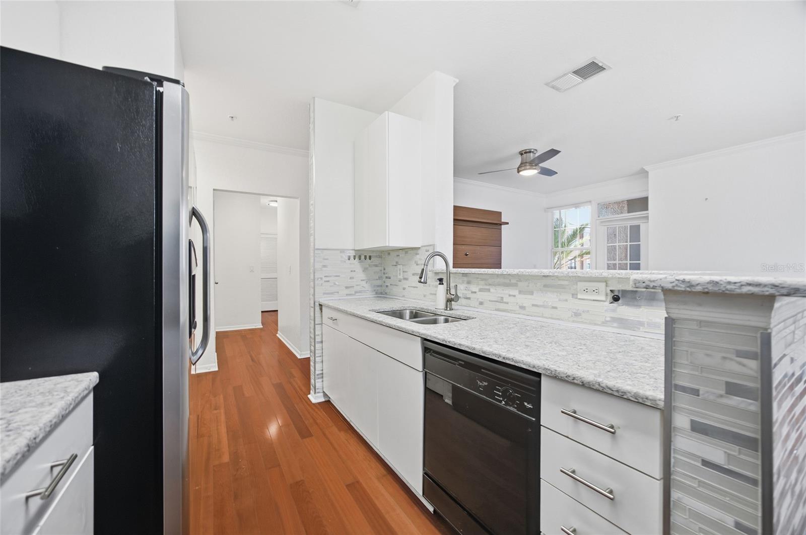 Image 11 of 41 For 4221 Spruce Street 2328