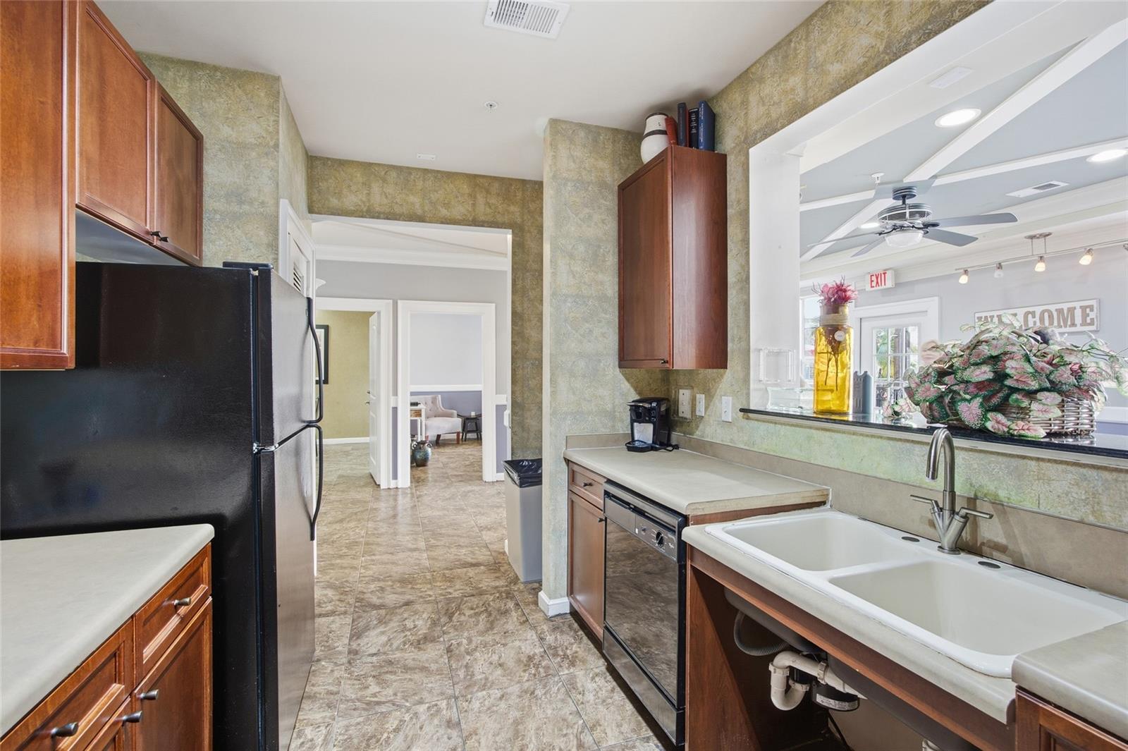 Image 29 of 41 For 4221 Spruce Street 2328