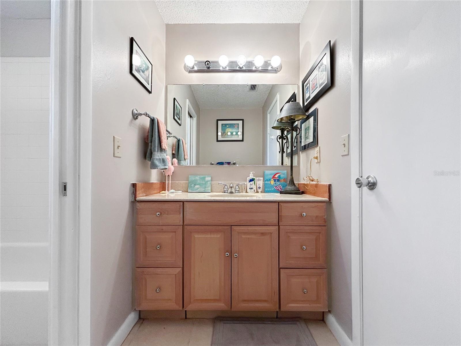 Image 16 of 24 For 703 Ojai Avenue