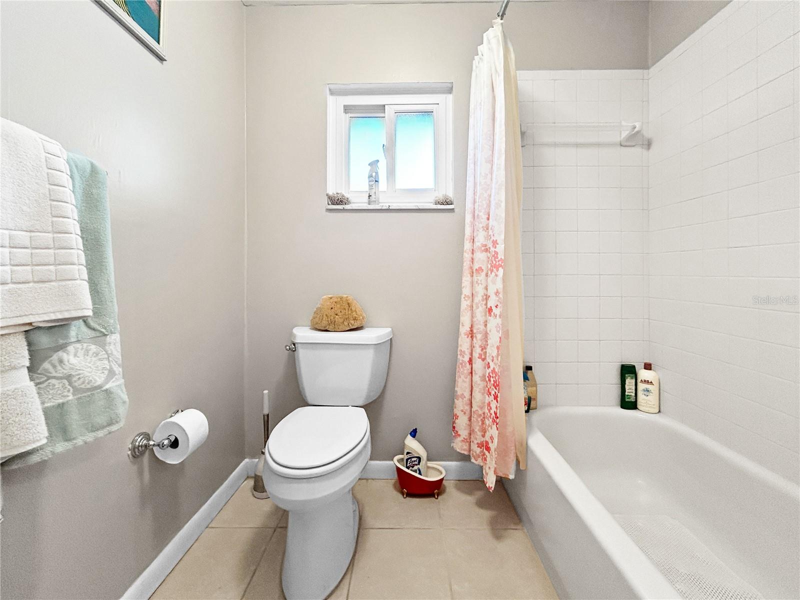 Image 22 of 24 For 703 Ojai Avenue