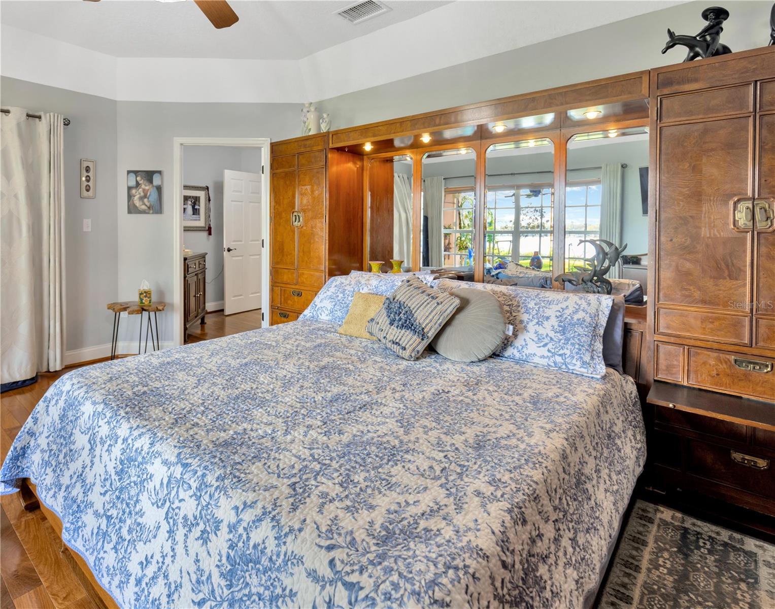 Image 13 of 75 For 7201 Hodgewood Ct Court