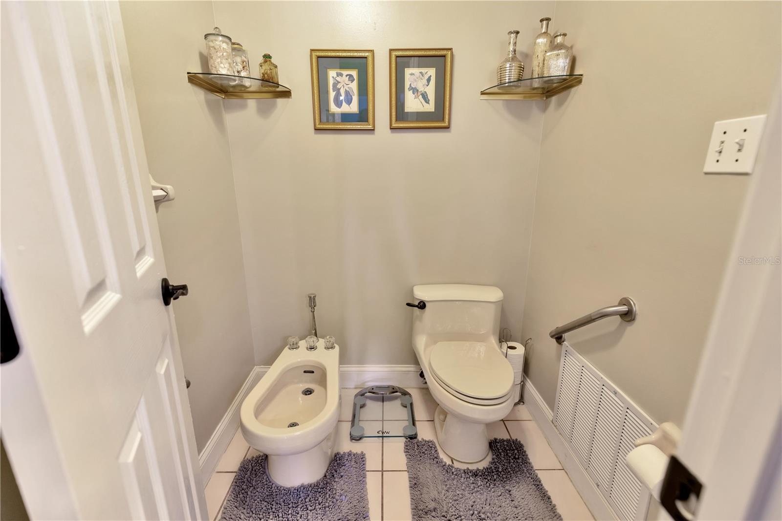 Image 16 of 75 For 7201 Hodgewood Ct Court