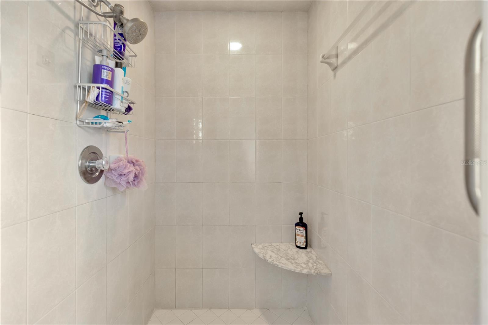 Image 19 of 75 For 7201 Hodgewood Ct Court