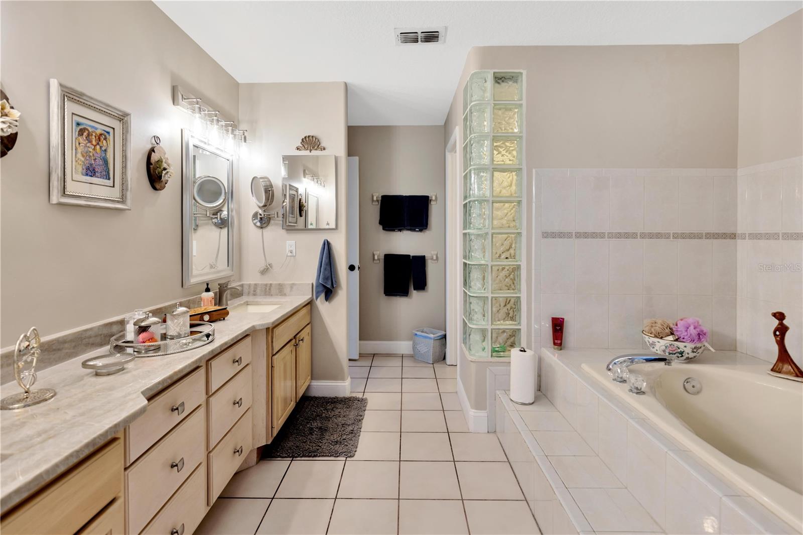 Image 20 of 75 For 7201 Hodgewood Ct Court