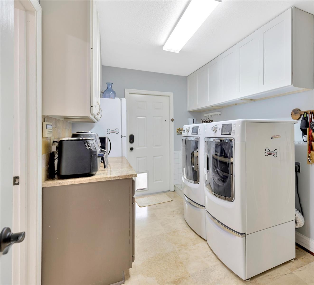 Image 28 of 75 For 7201 Hodgewood Ct Court