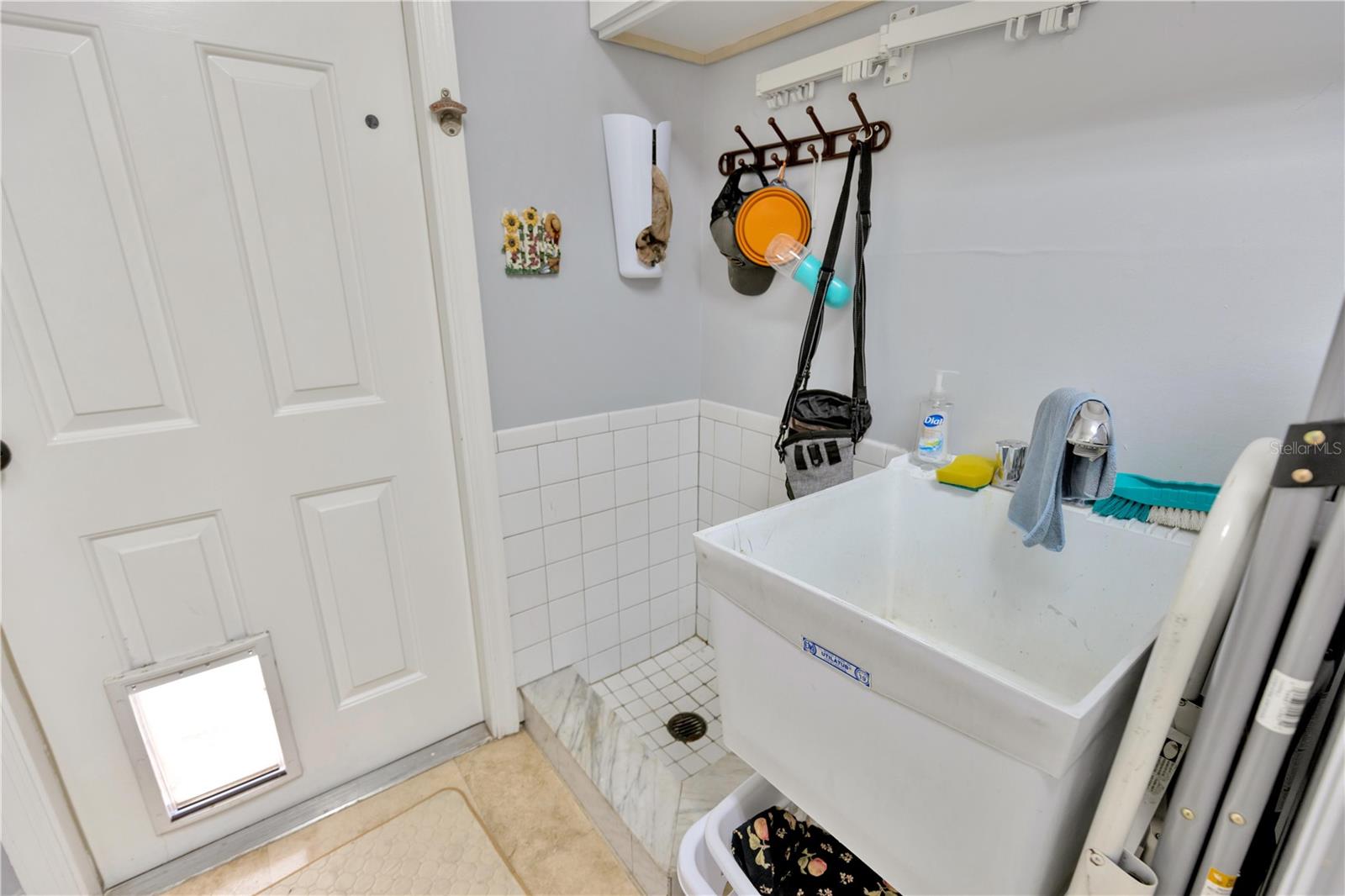 Image 29 of 75 For 7201 Hodgewood Ct Court