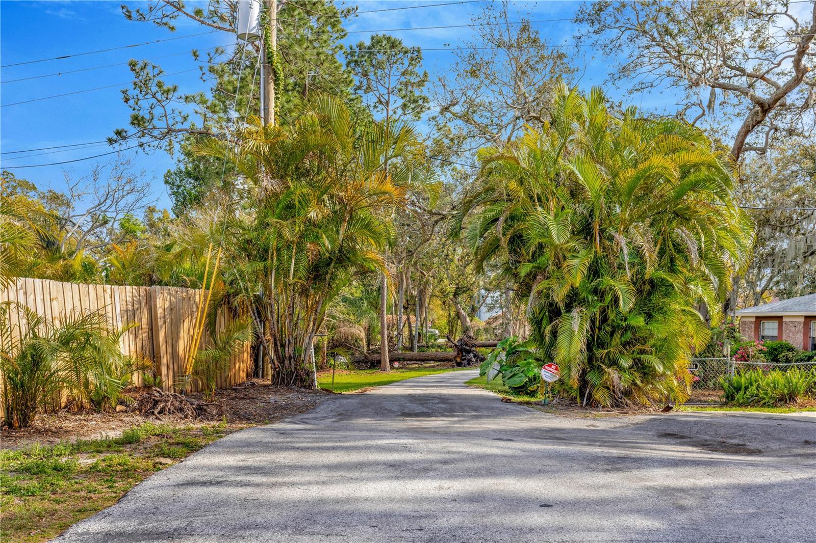 Image 51 of 75 For 7201 Hodgewood Ct Court