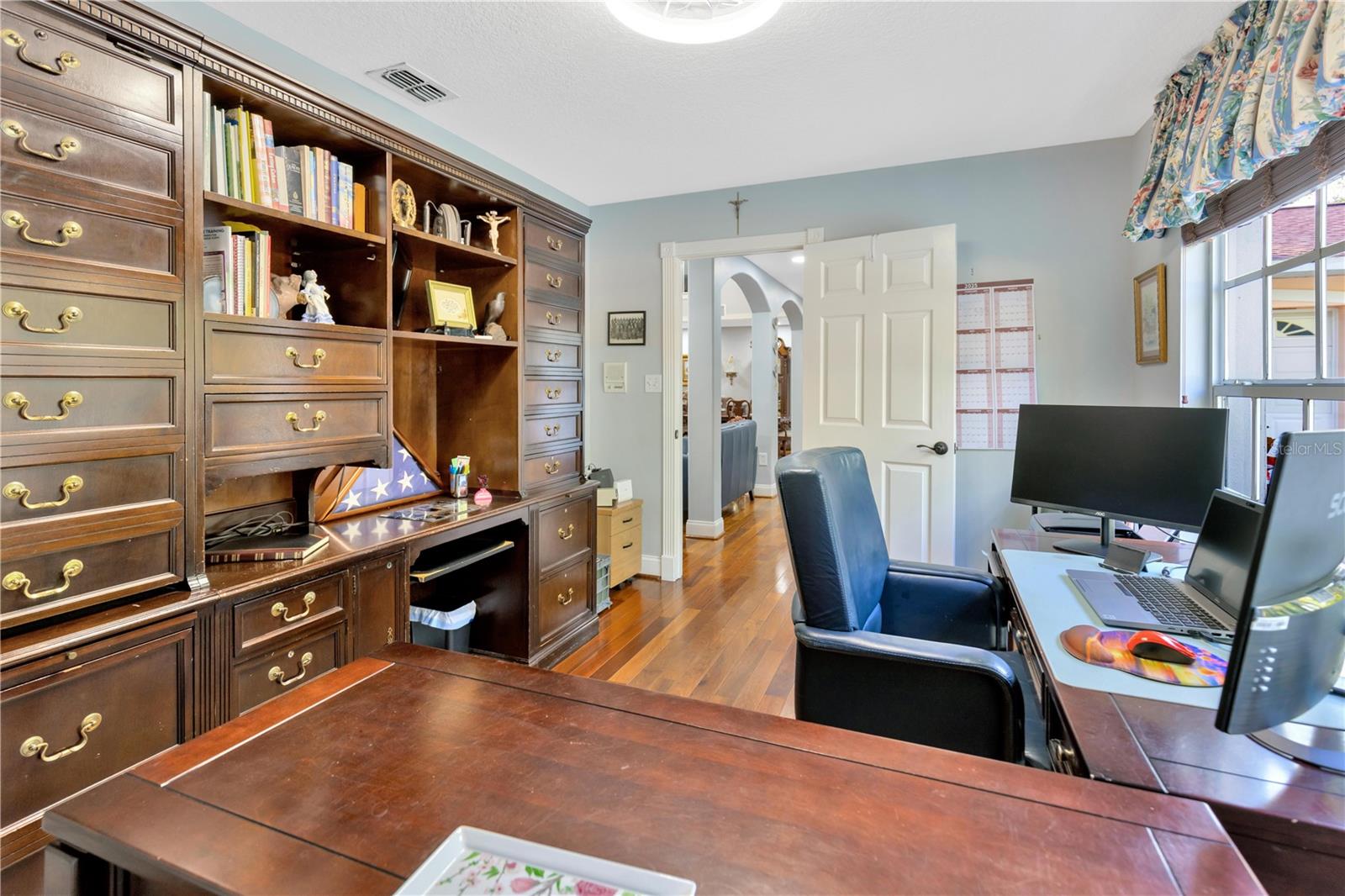 Image 9 of 75 For 7201 Hodgewood Ct Court