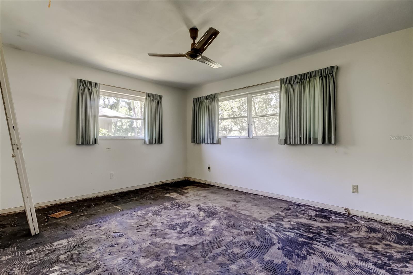 Image 23 of 45 For 2364 6th Avenue Sw