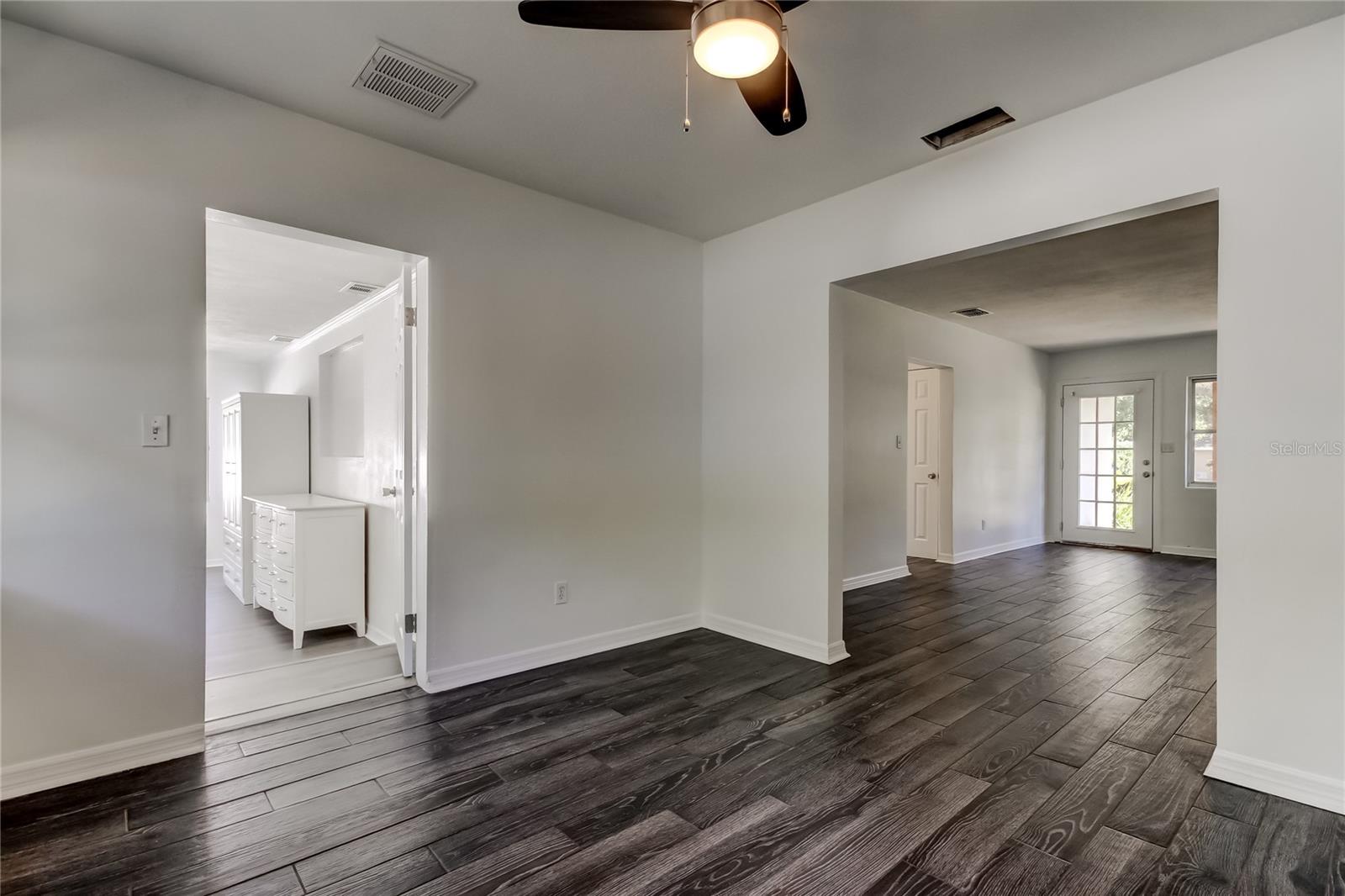 Image 18 of 39 For 10 Orion Avenue