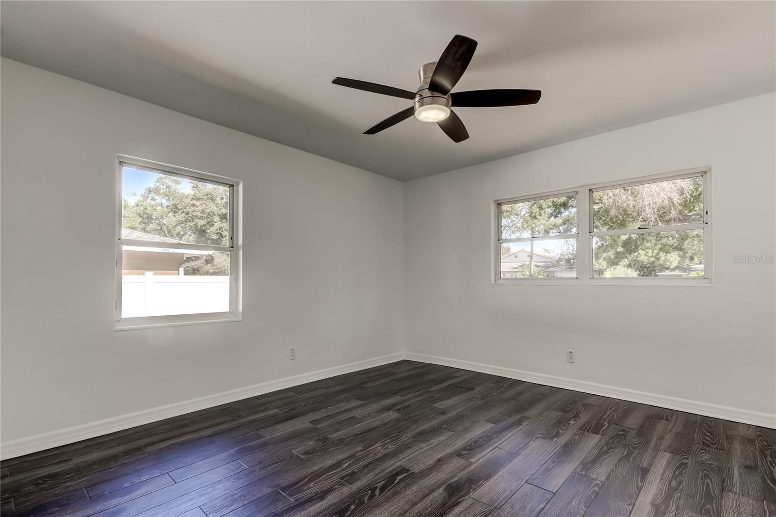 Image 29 of 39 For 10 Orion Avenue