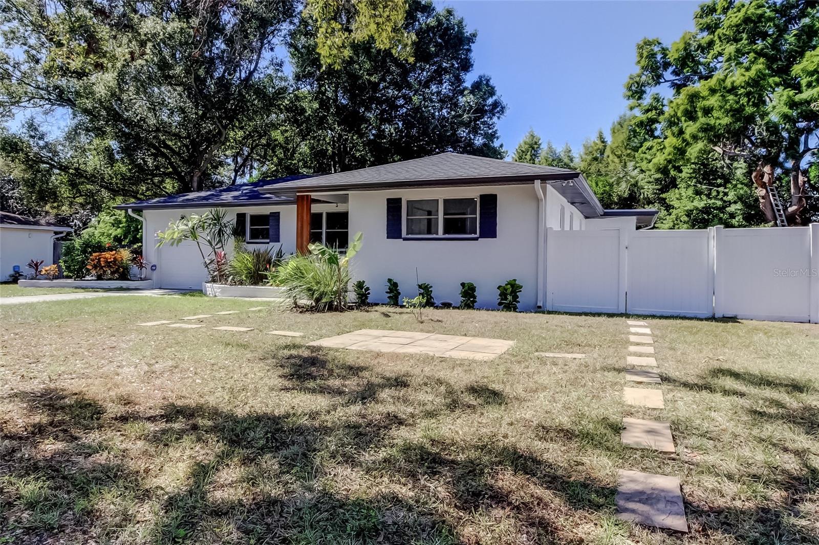 Image 3 of 39 For 10 Orion Avenue