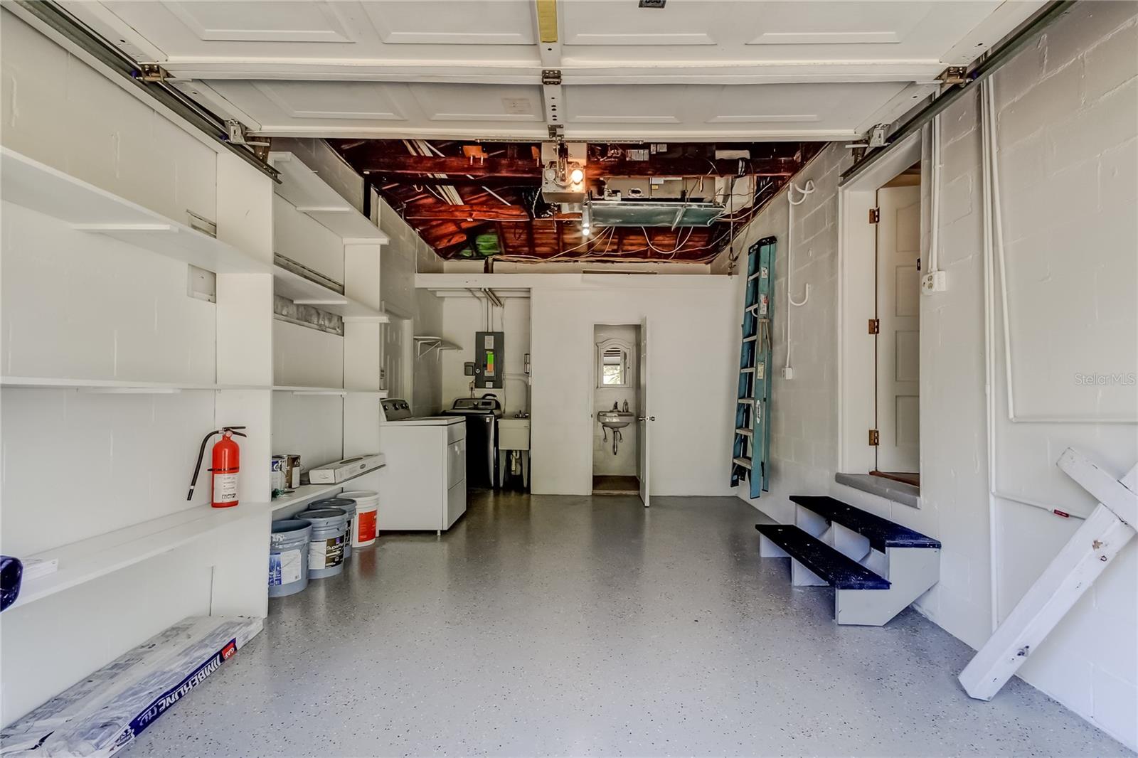 Image 31 of 39 For 10 Orion Avenue