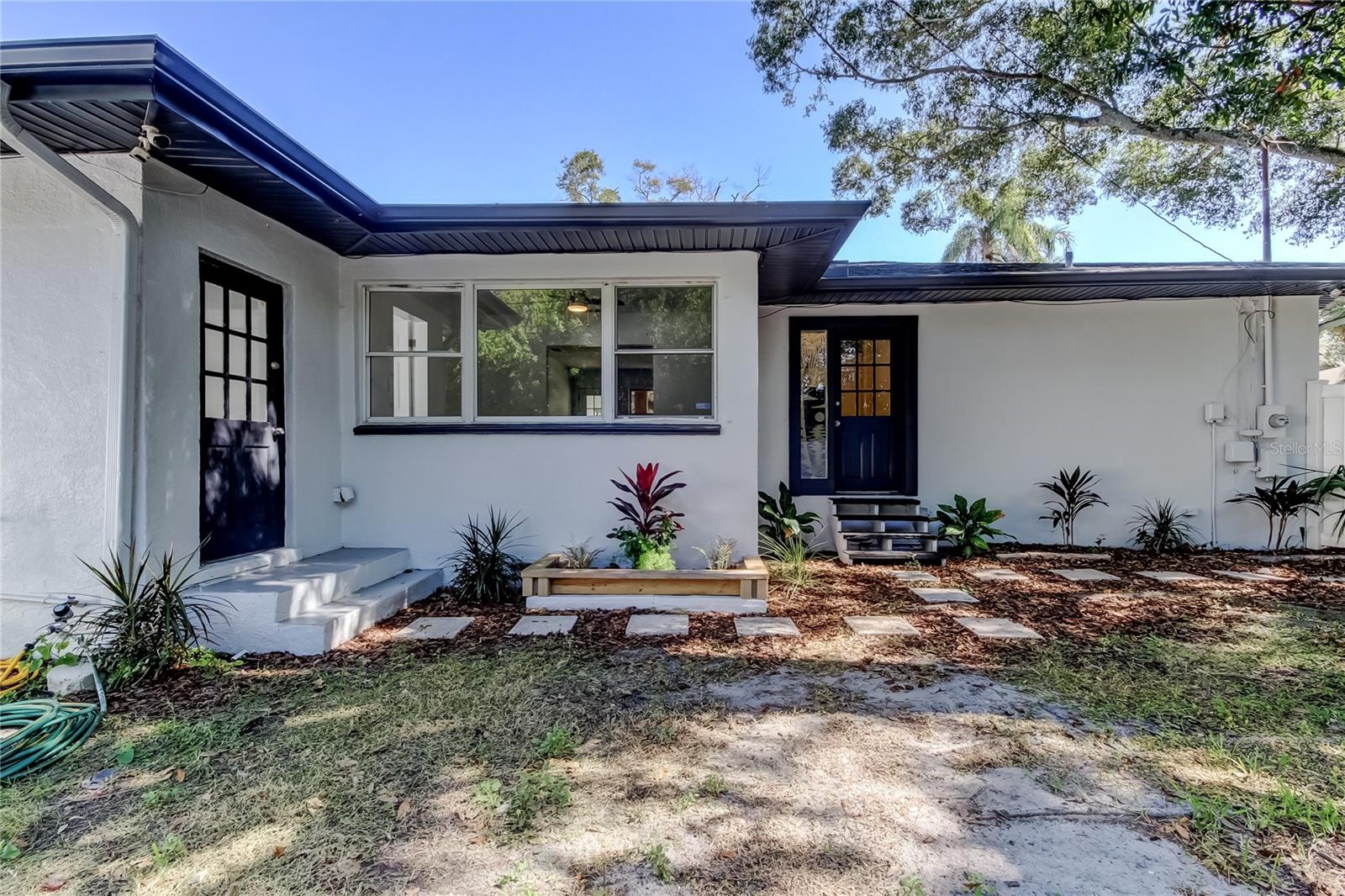 Image 34 of 39 For 10 Orion Avenue