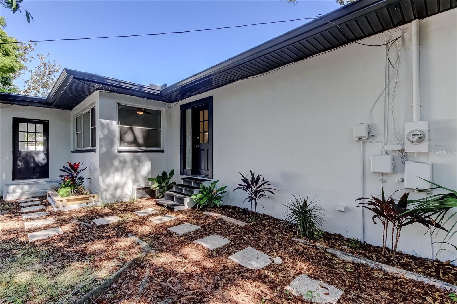 Image 35 of 39 For 10 Orion Avenue