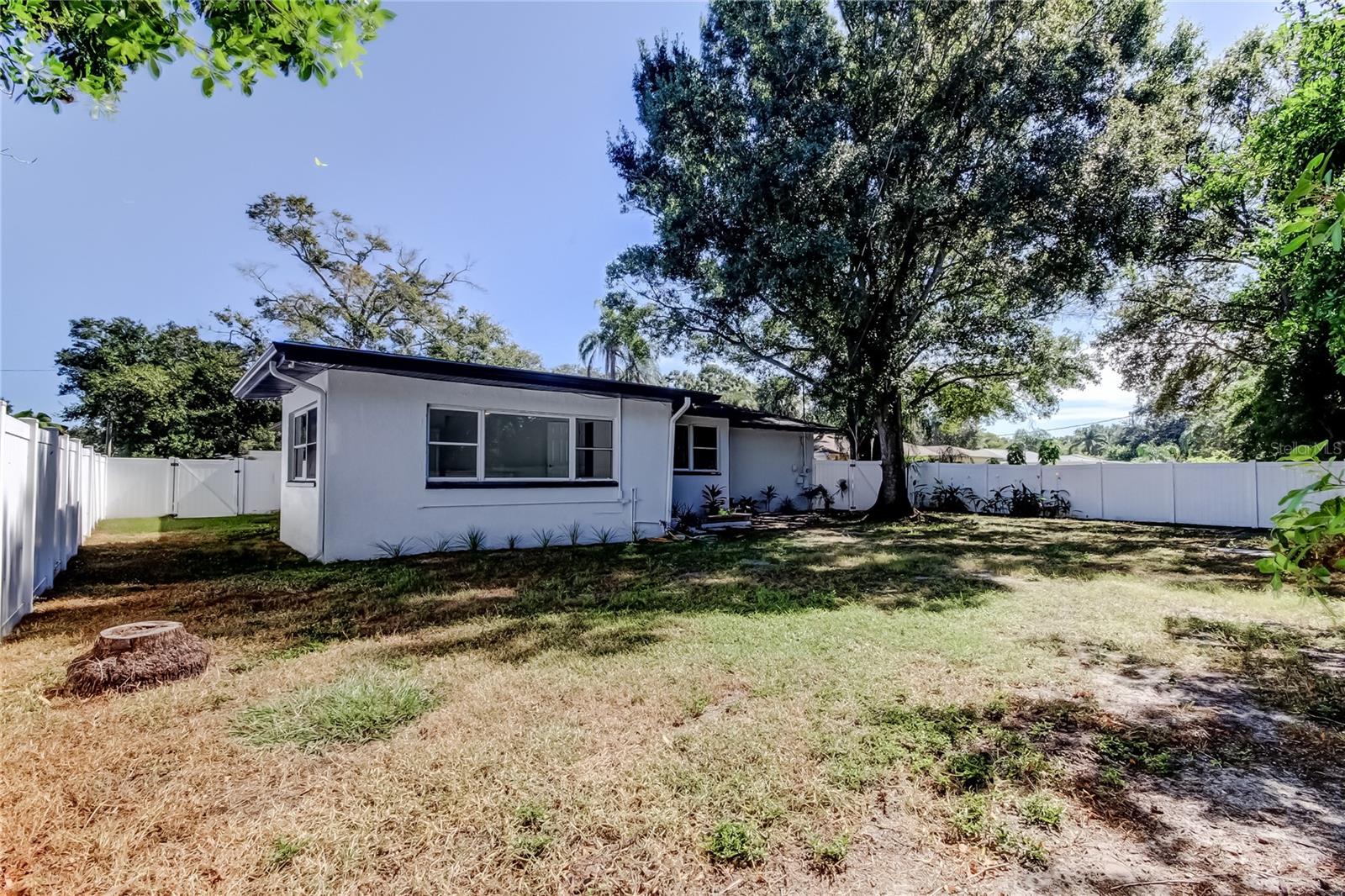 Image 37 of 39 For 10 Orion Avenue