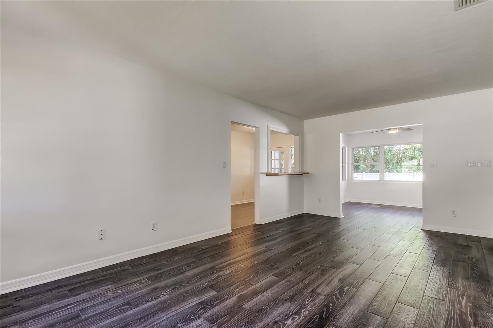 Image 7 of 39 For 10 Orion Avenue