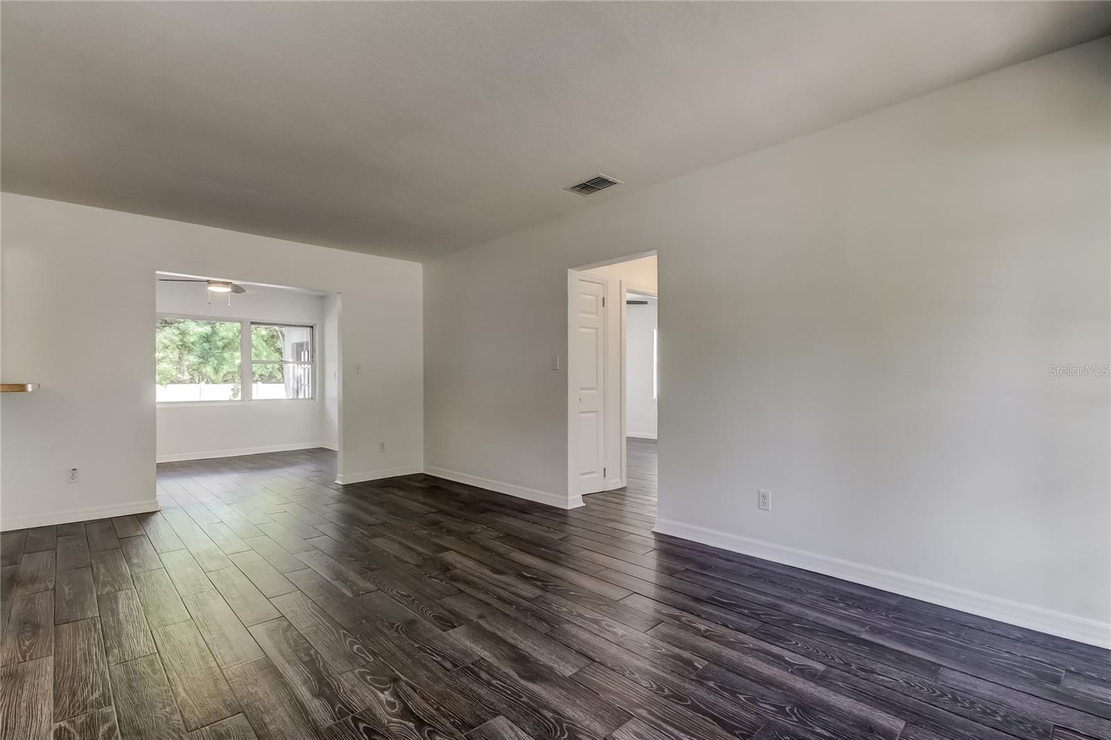 Image 8 of 39 For 10 Orion Avenue