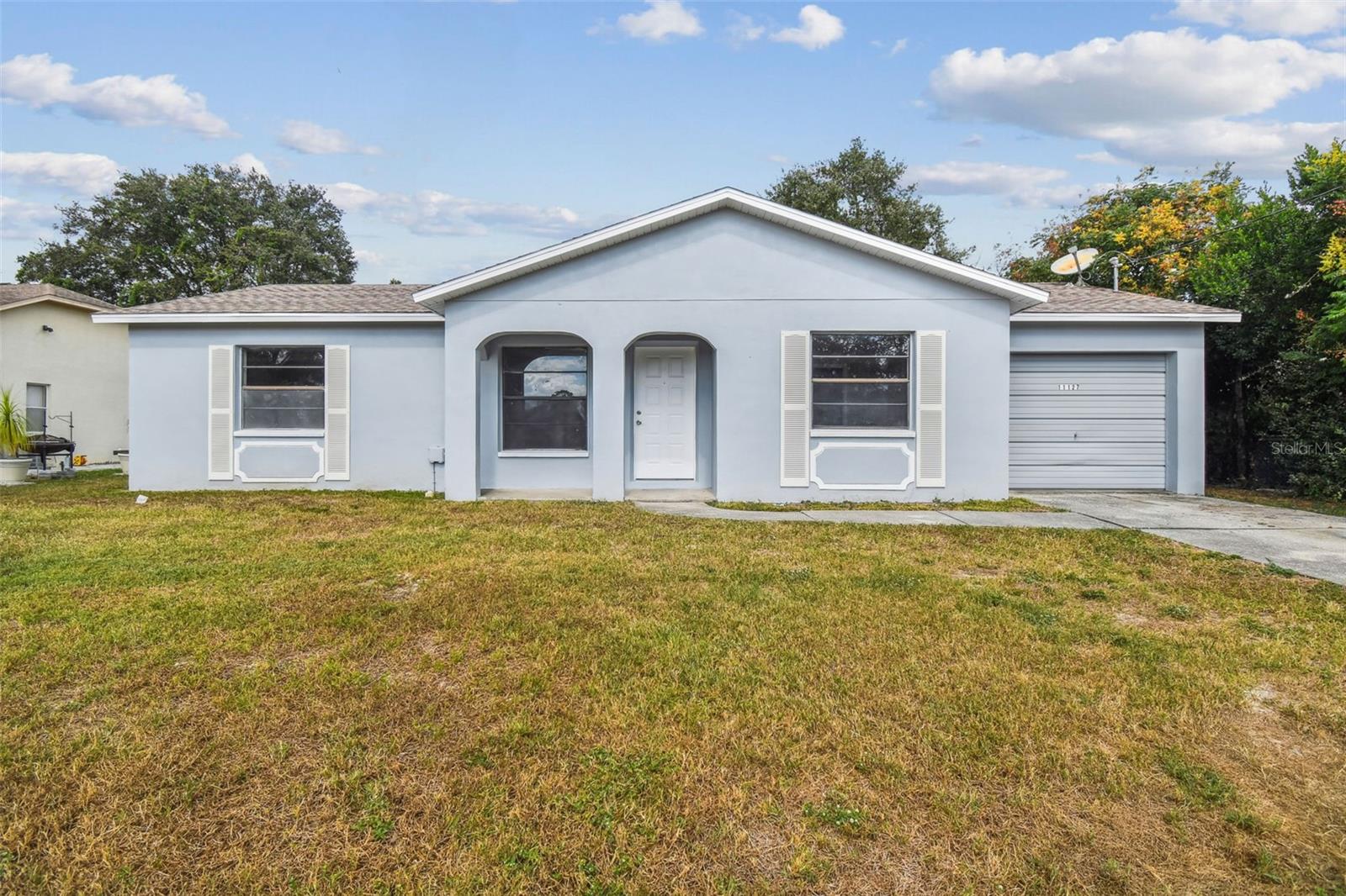 Listing photo id 0 for 11127 Holbrook Street