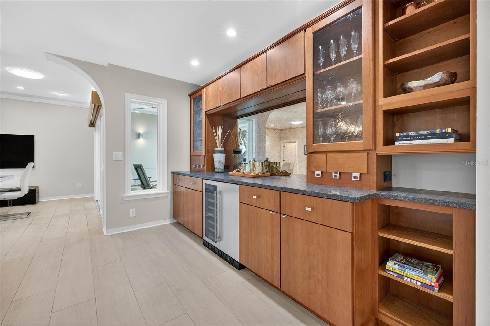 Image 12 of 51 For 615 15th Avenue Ne