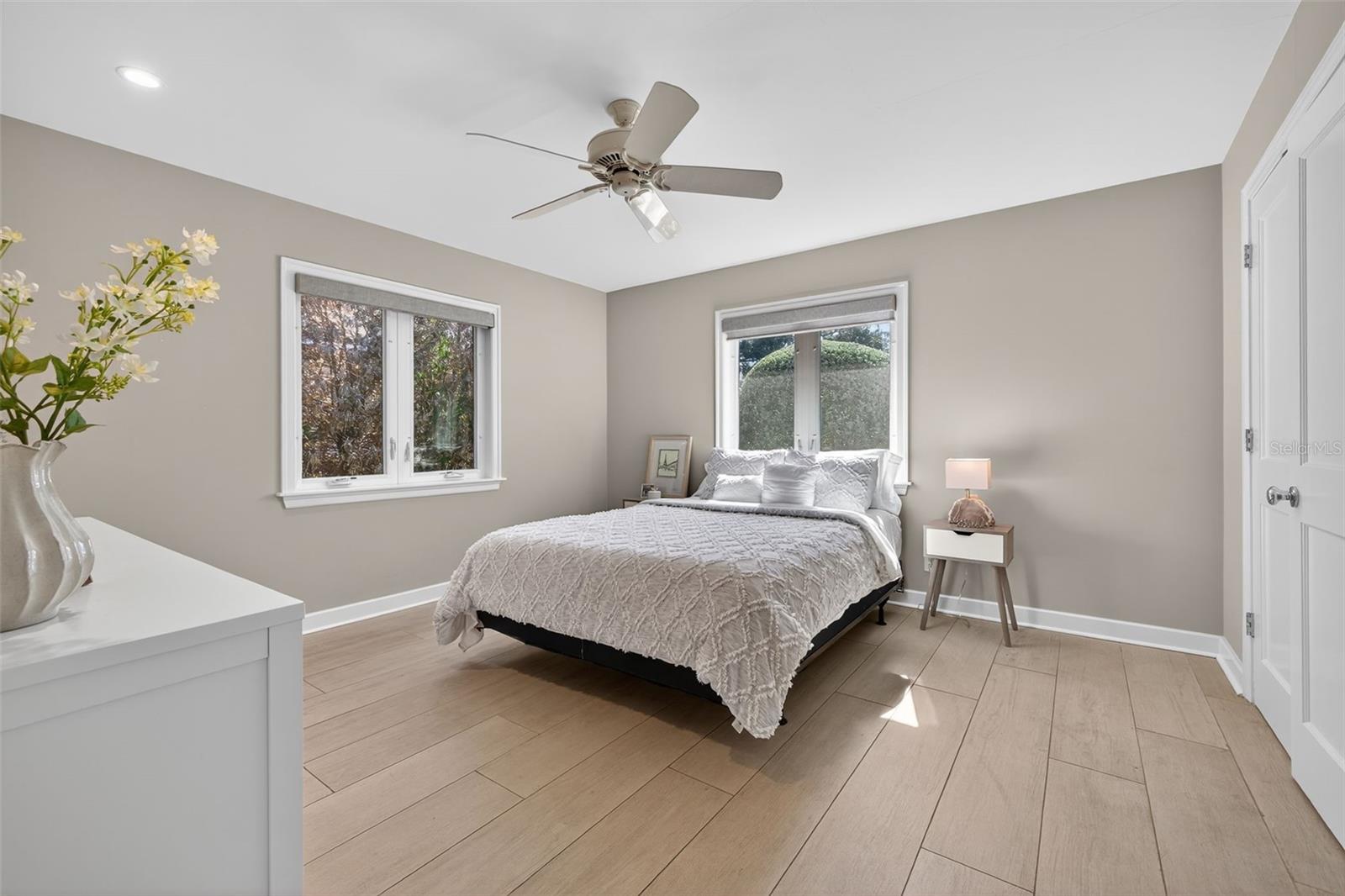 Image 29 of 51 For 615 15th Avenue Ne