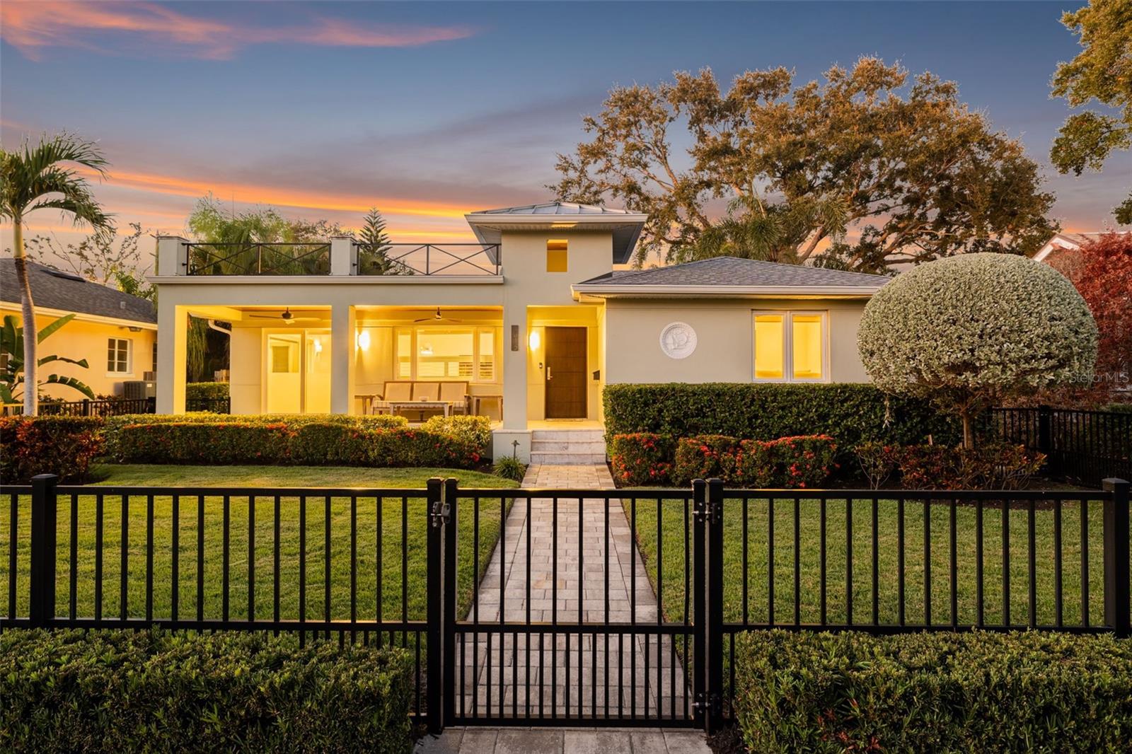 Image 3 of 51 For 615 15th Avenue Ne