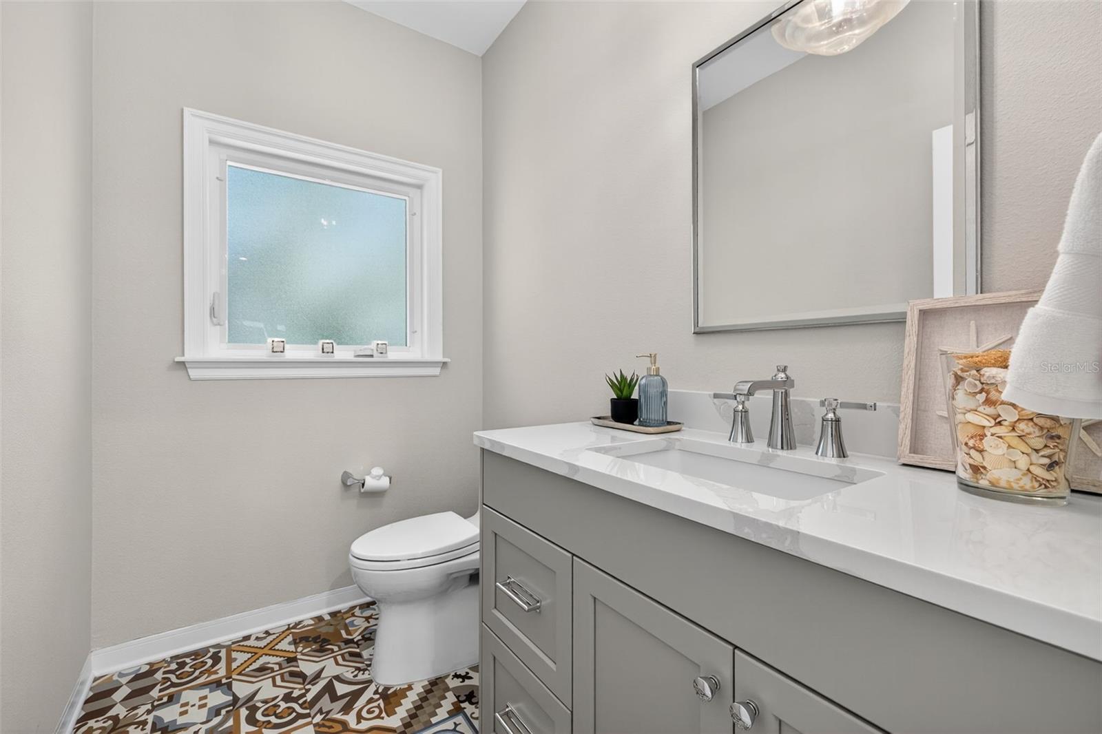 Image 30 of 51 For 615 15th Avenue Ne