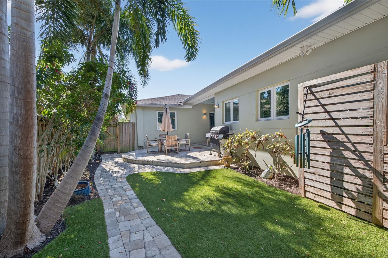 Image 40 of 51 For 615 15th Avenue Ne