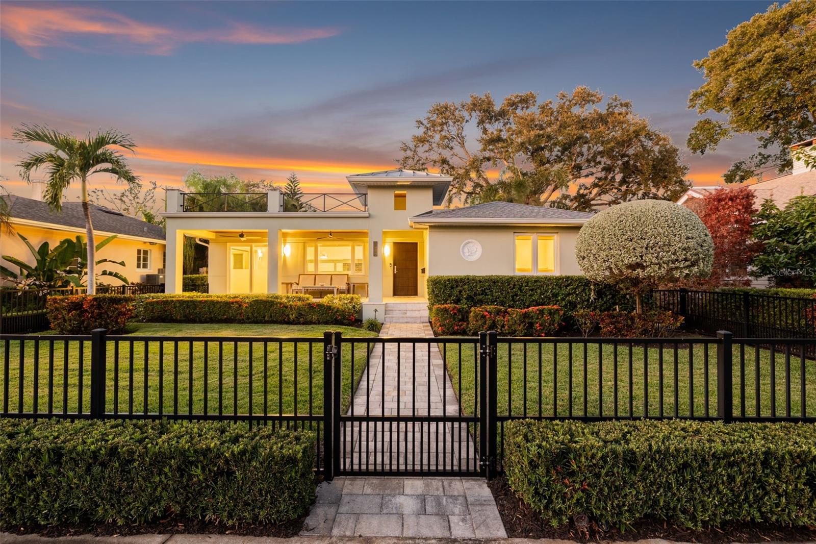 Image 42 of 51 For 615 15th Avenue Ne