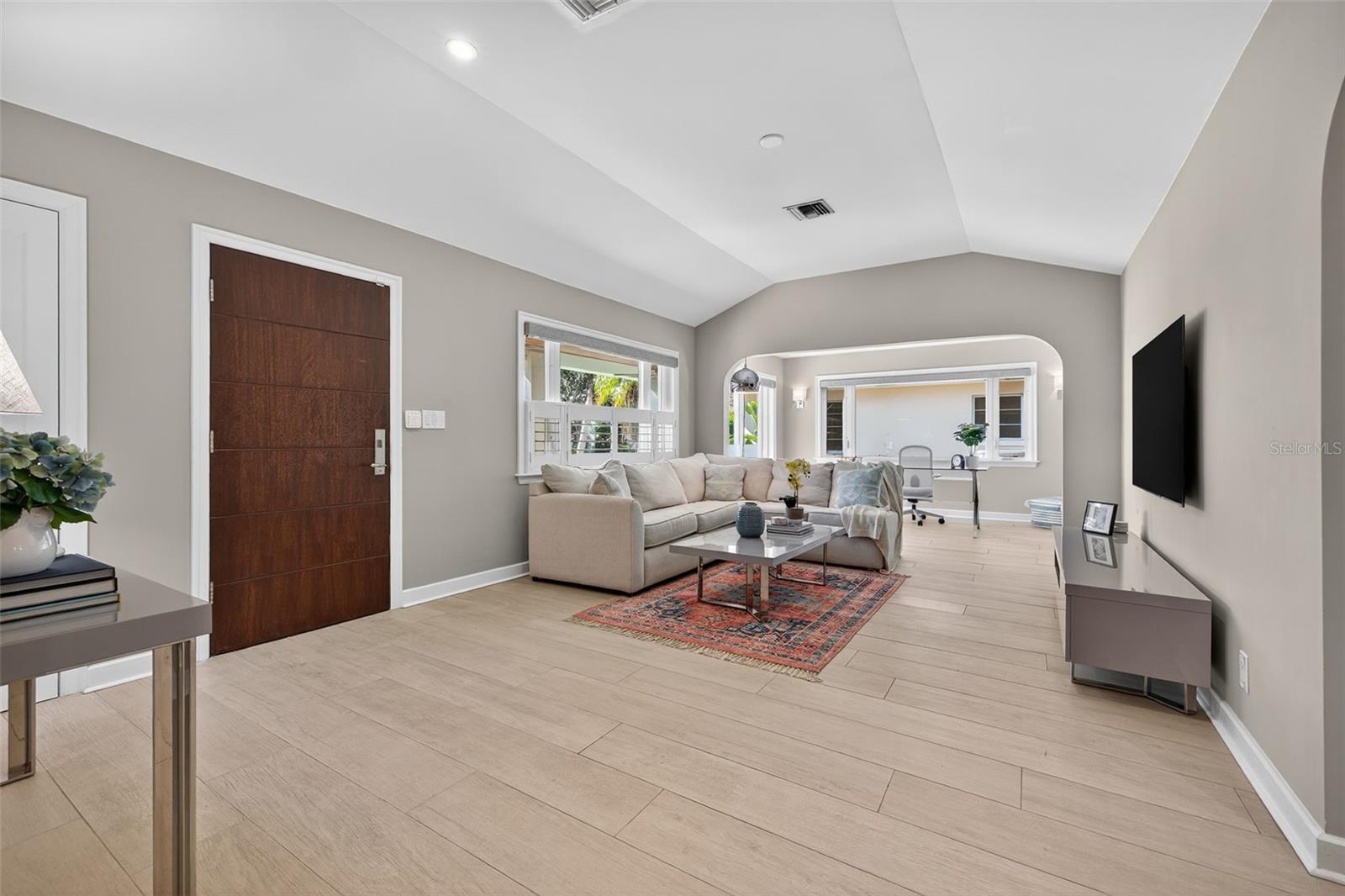 Image 8 of 51 For 615 15th Avenue Ne