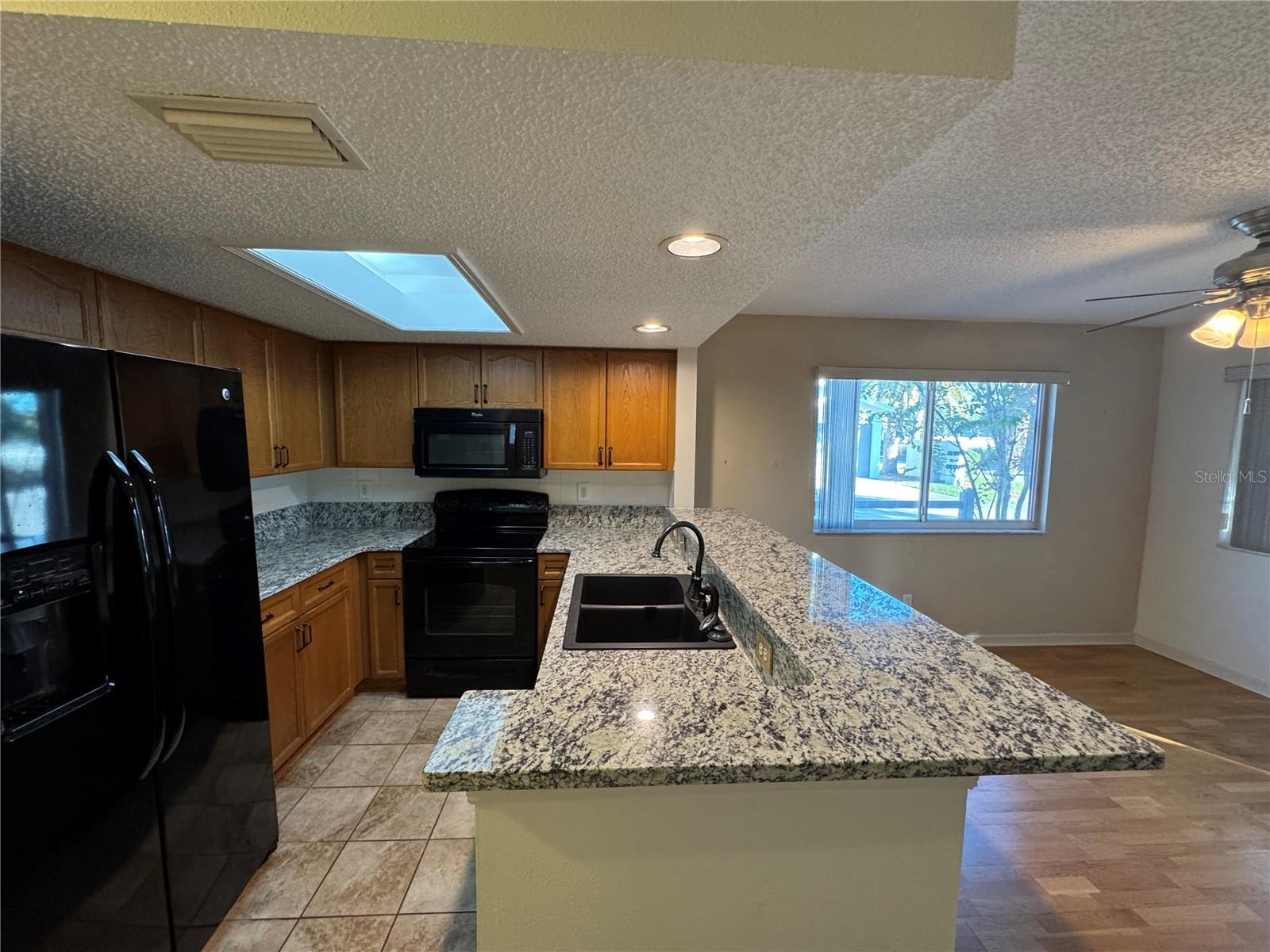 Image 11 of 33 For 9101 Jakes Path