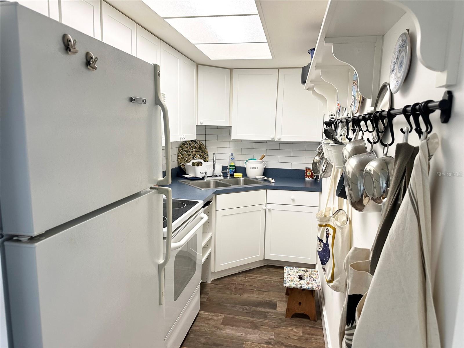 Image 10 of 78 For 100 Waverly Way 303