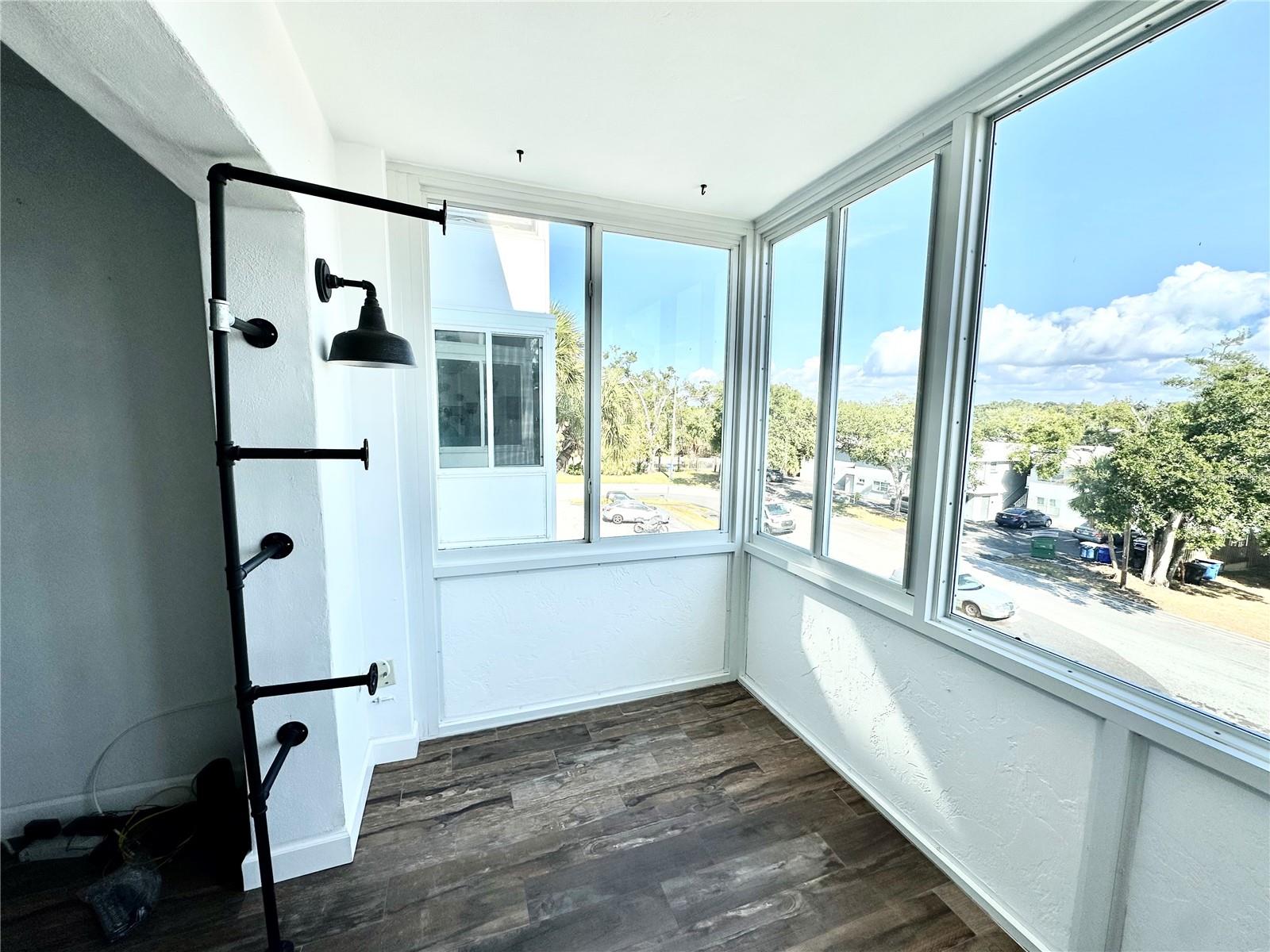 Image 16 of 78 For 100 Waverly Way 303