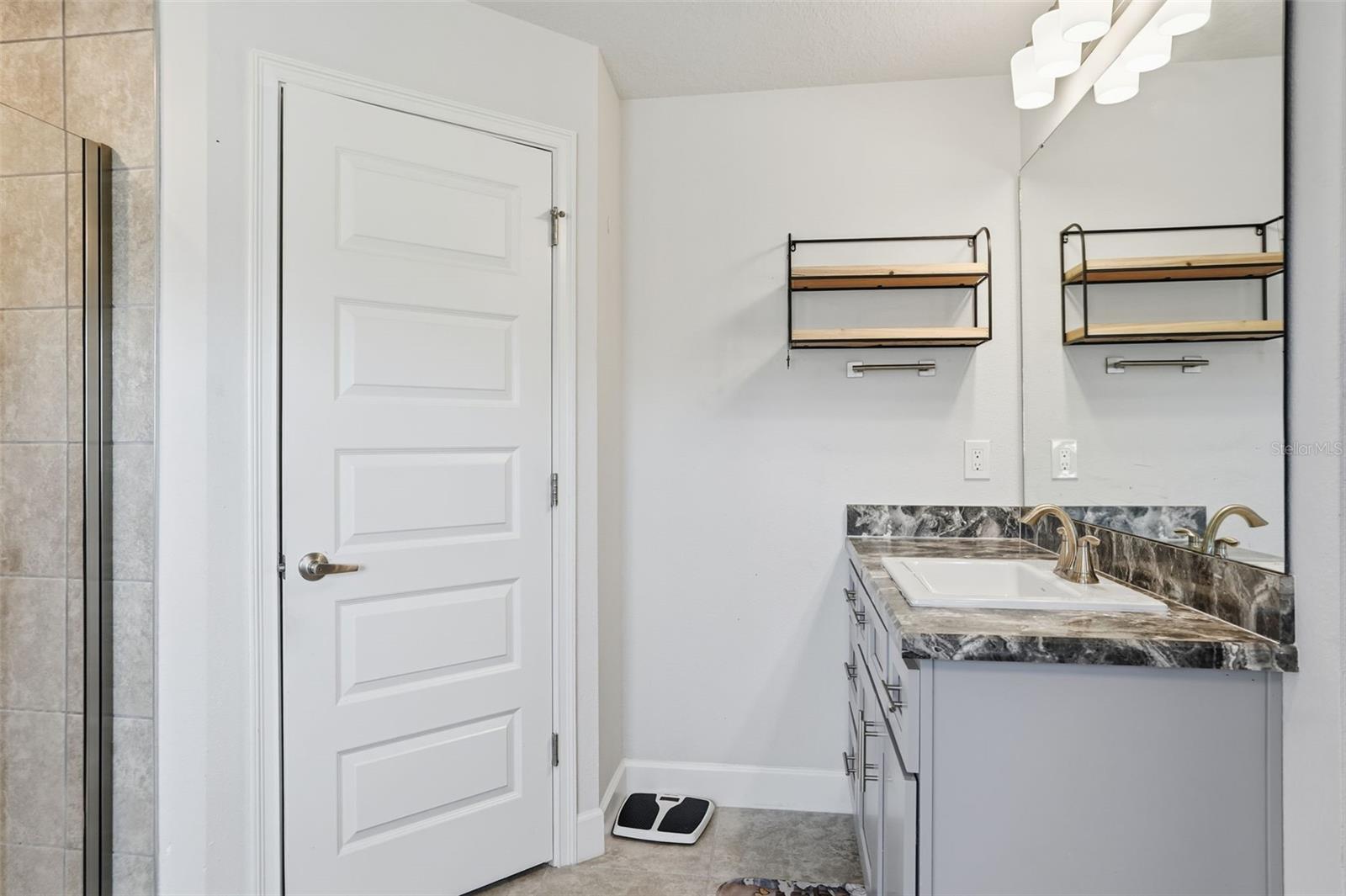 Image 24 of 54 For 41043 Stanton Hall