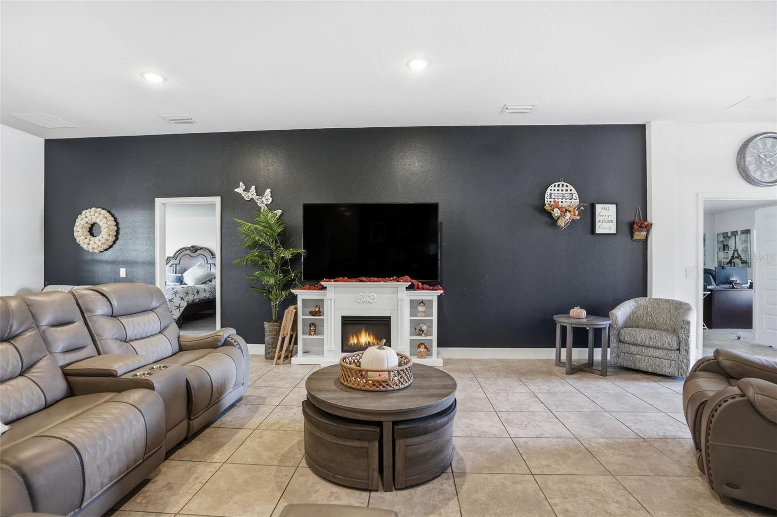 Image 9 of 54 For 41043 Stanton Hall