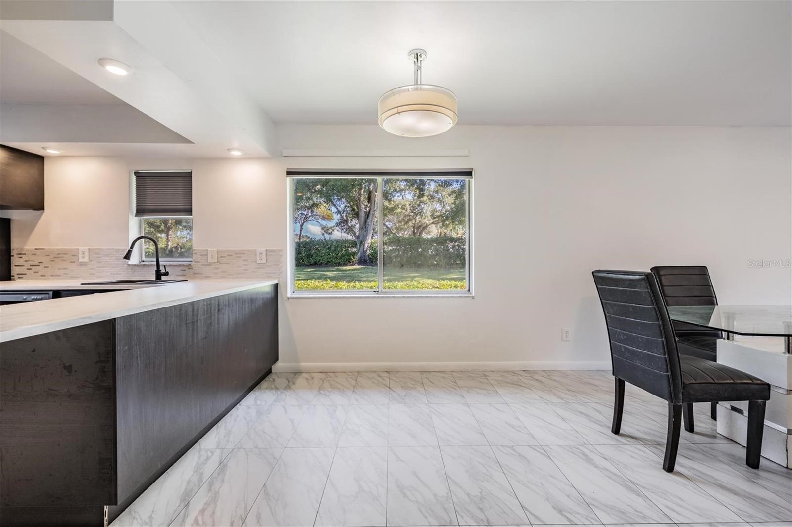 Image 13 of 37 For 2292 Oak Neck Road A