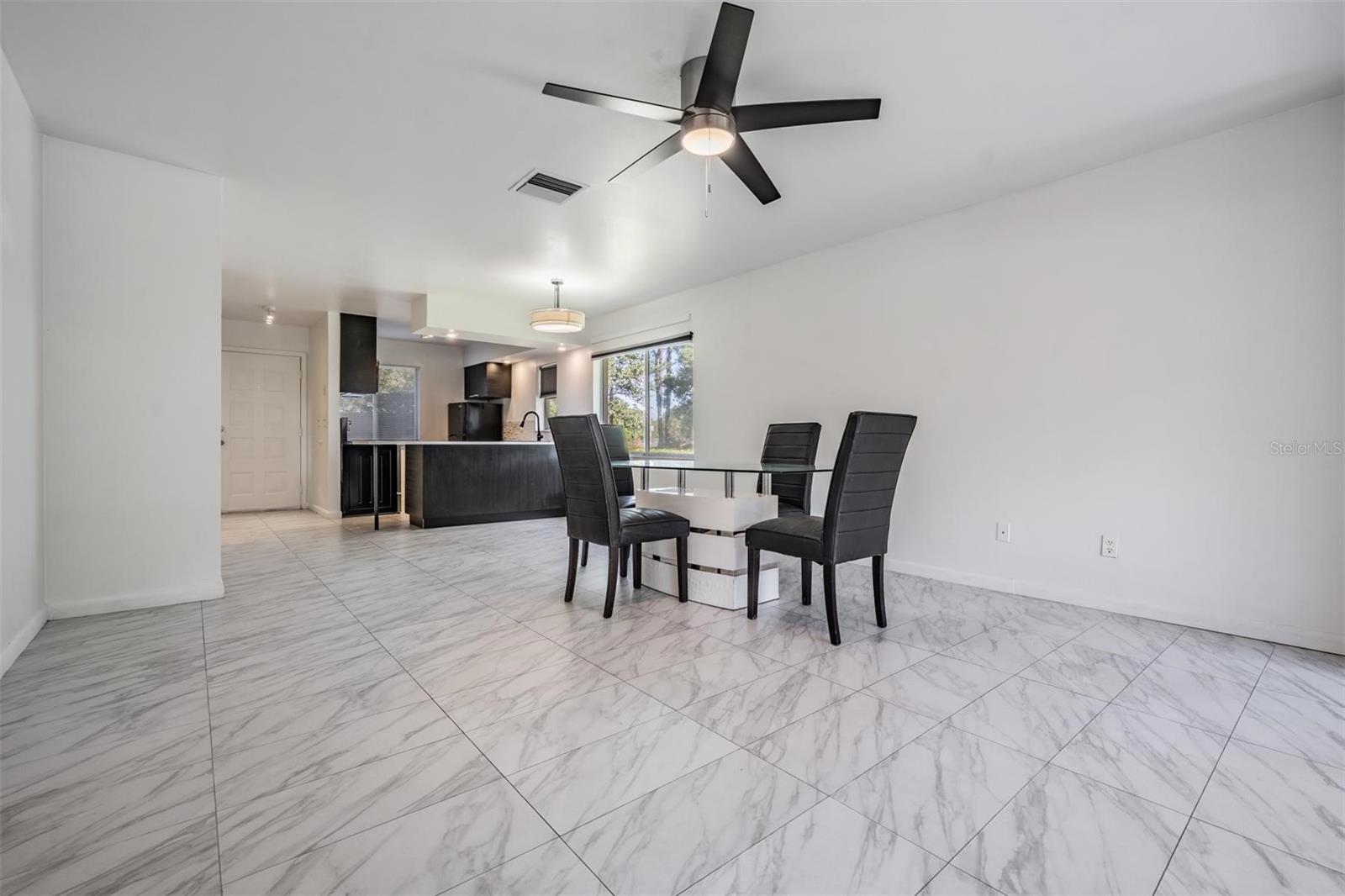 Image 16 of 37 For 2292 Oak Neck Road A