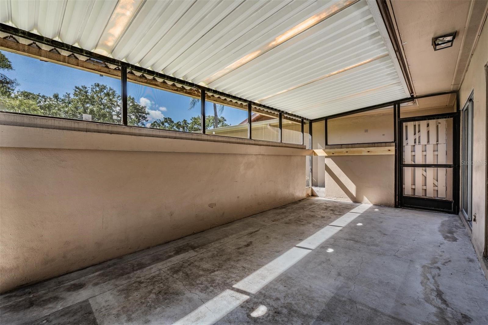 Image 25 of 37 For 2292 Oak Neck Road A