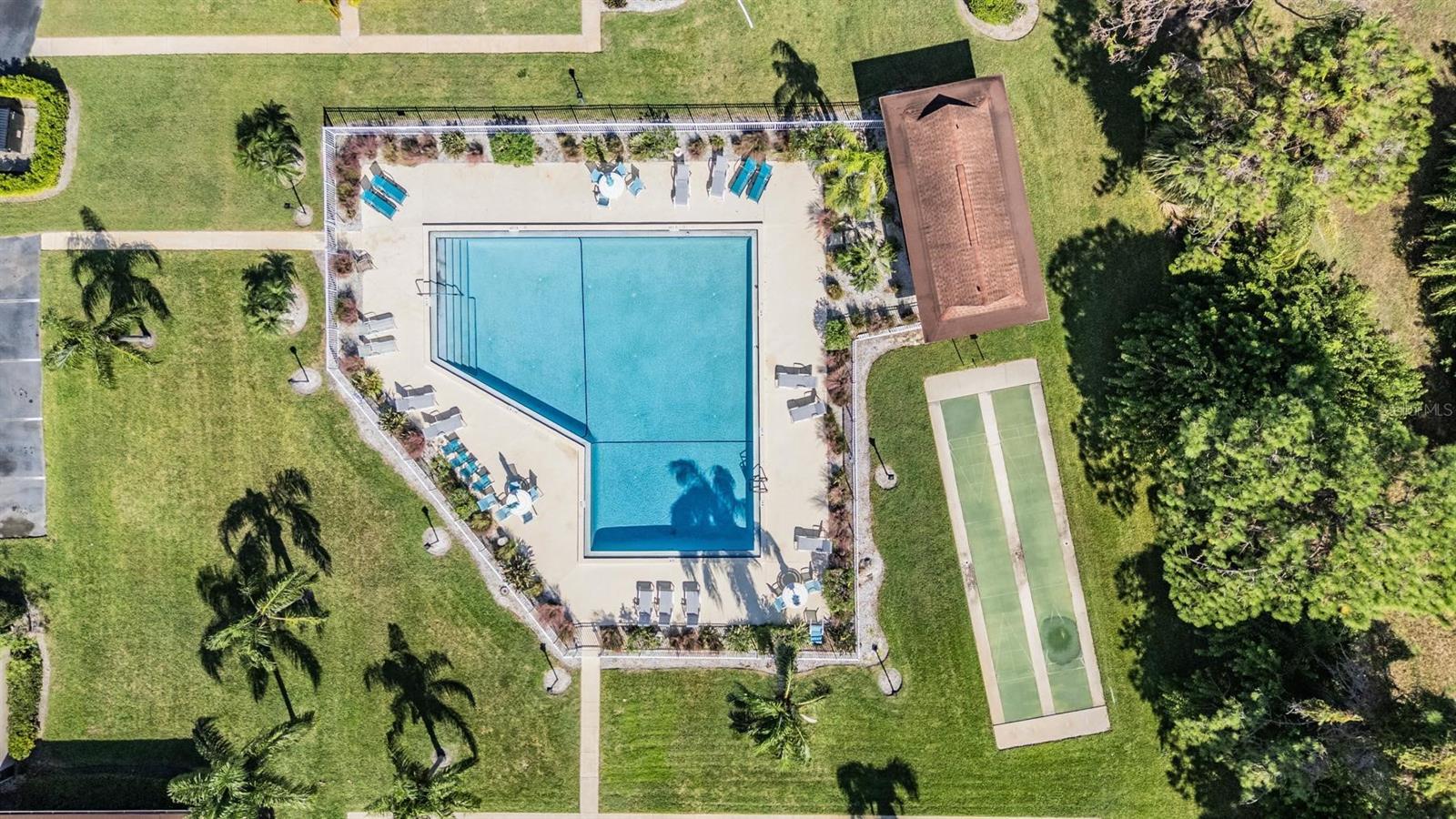 Image 35 of 37 For 2292 Oak Neck Road A