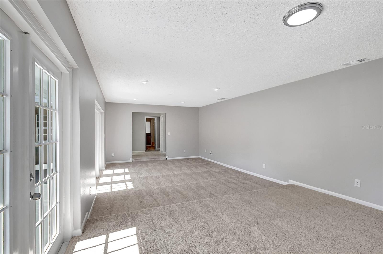 Image 14 of 59 For 114 Barkfield Street