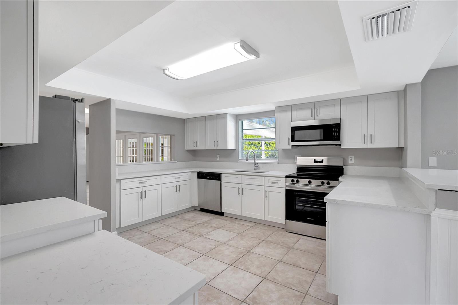 Image 15 of 59 For 114 Barkfield Street