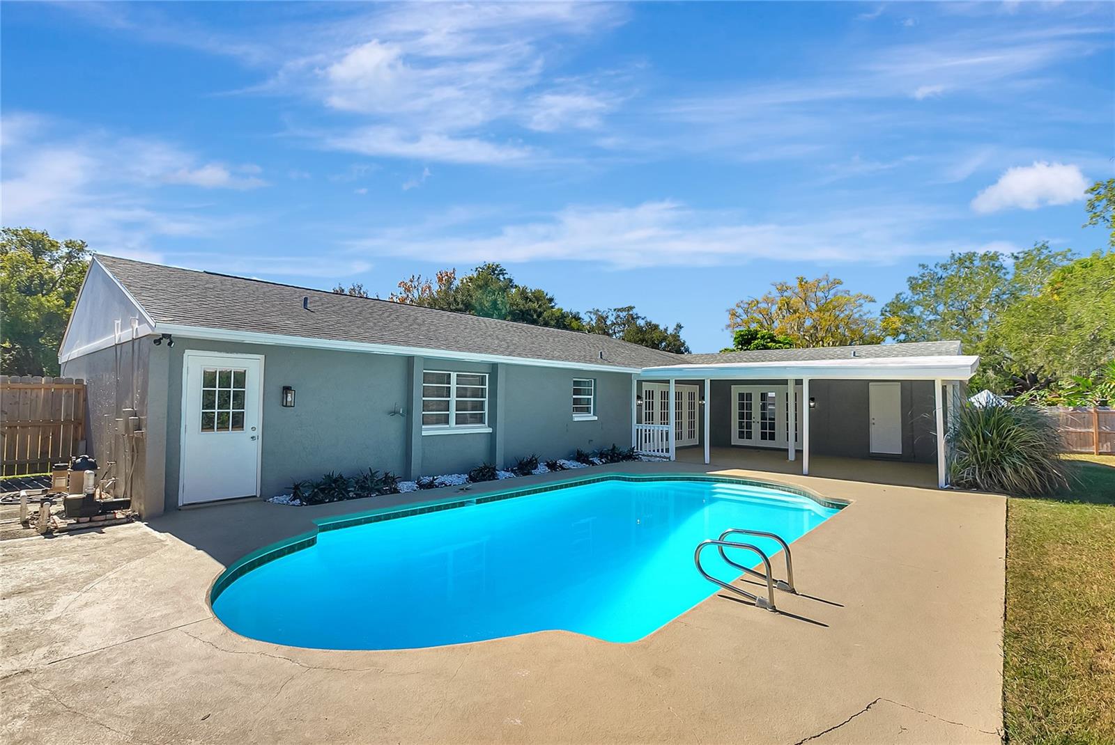 Image 2 of 59 For 114 Barkfield Street