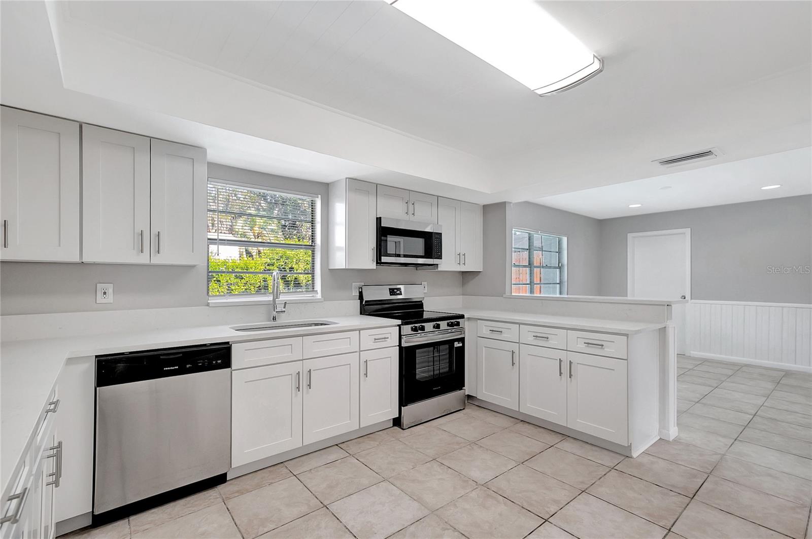 Image 20 of 59 For 114 Barkfield Street