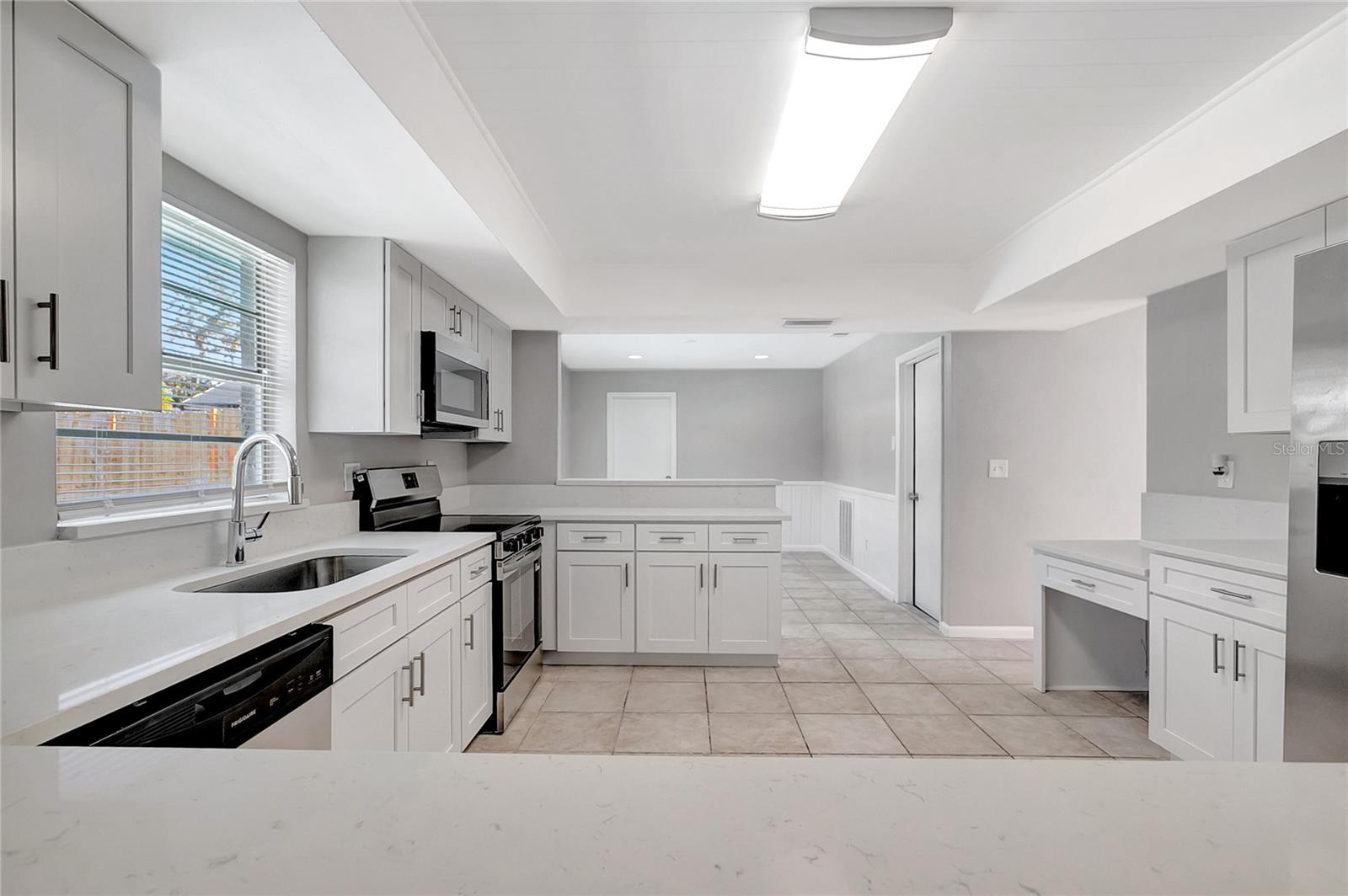 Image 21 of 59 For 114 Barkfield Street