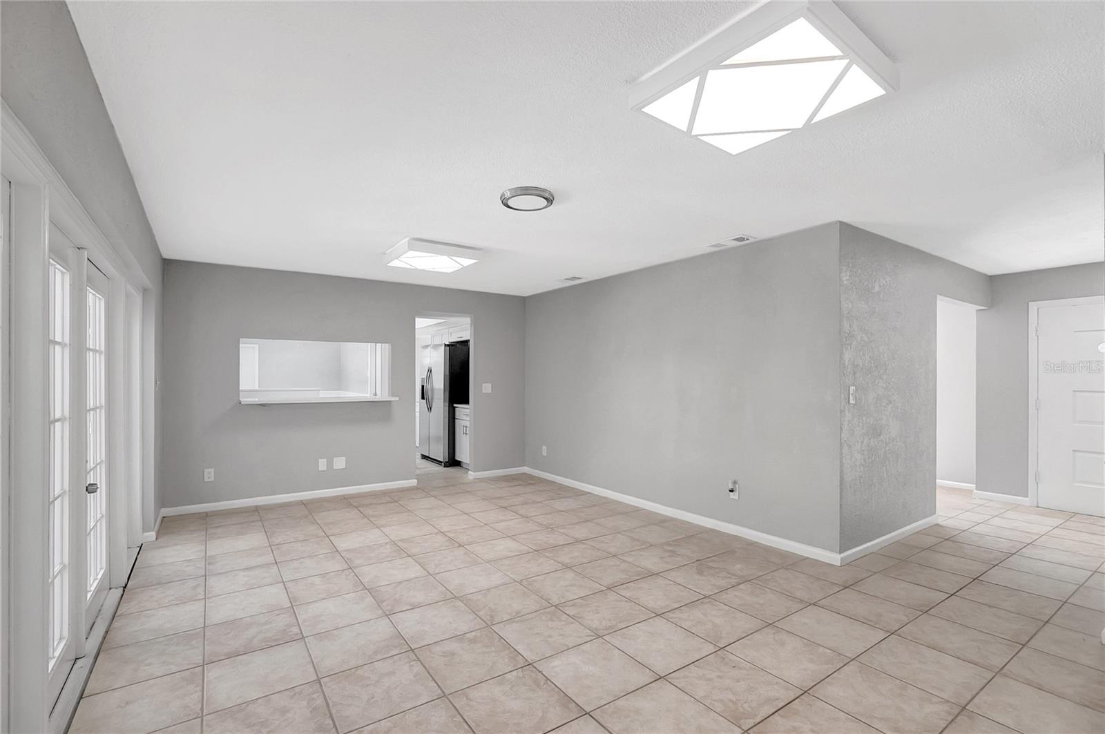 Image 24 of 59 For 114 Barkfield Street