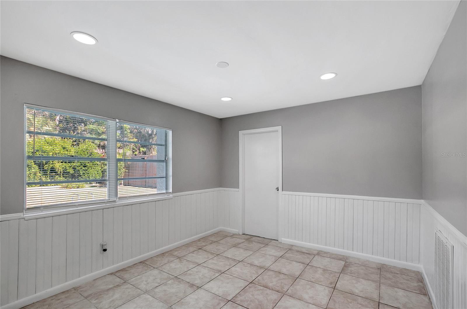 Image 25 of 59 For 114 Barkfield Street