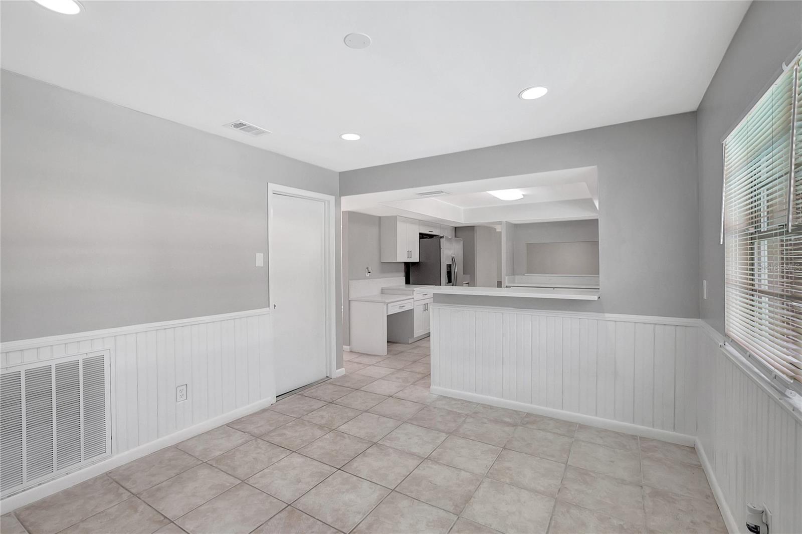 Image 27 of 59 For 114 Barkfield Street