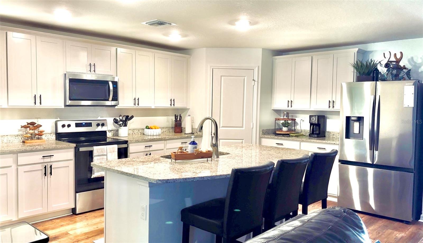 Image 2 of 12 For 11395 Chickadee Road